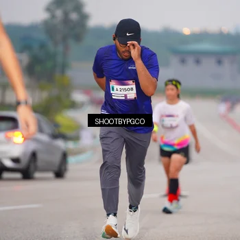 Runner Photo 7407105