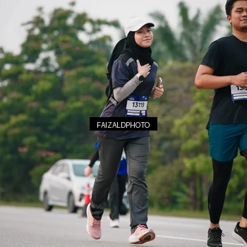 Runner Photo 7407106