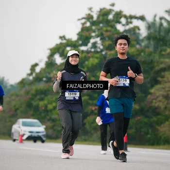 Runner Photo 7407123
