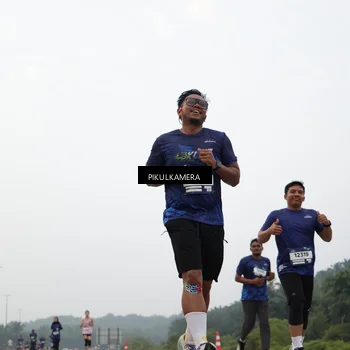 Runner Photo 7407181