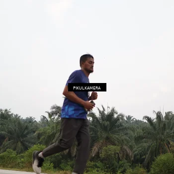 Runner Photo 7407339