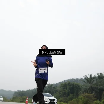 Runner Photo 7407657