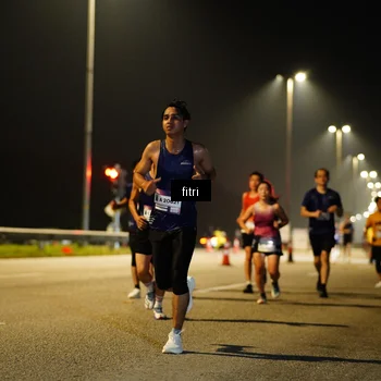 Runner Photo 7407674