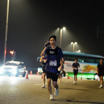 Runner Photo 7407973