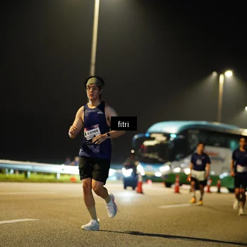 Runner Photo 7408022