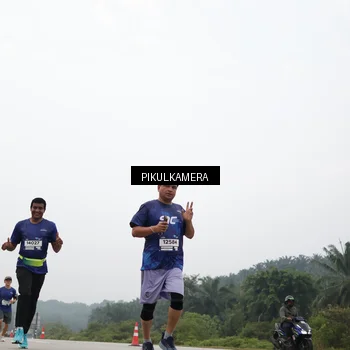 Runner Photo 7408041
