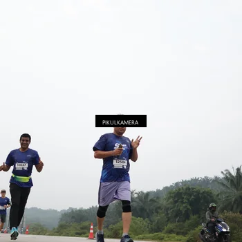 Runner Photo 7408057