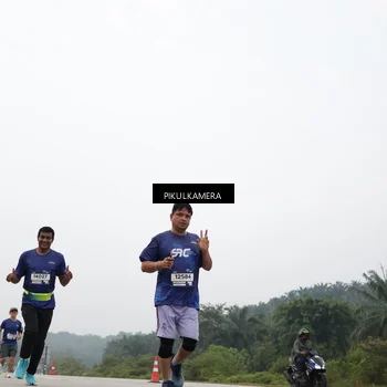 Runner Photo 7408062