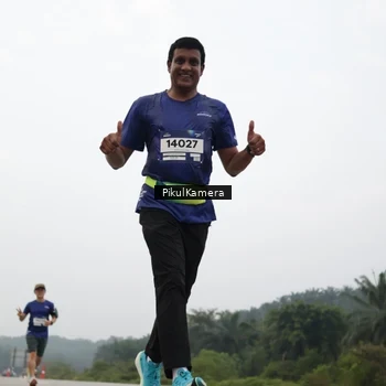 Runner Photo 7408332