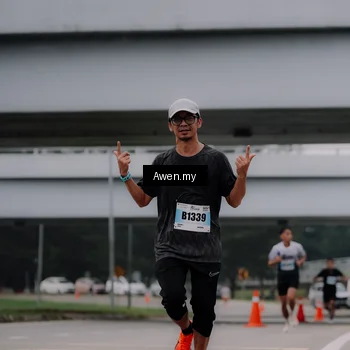 Runner Photo 7408373