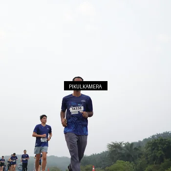 Runner Photo 7408892
