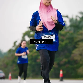 Runner Photo 7408923