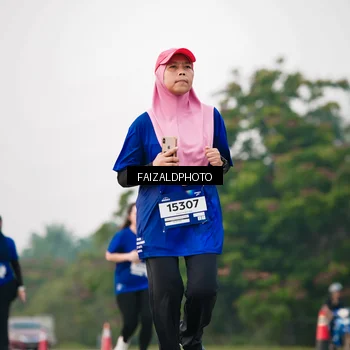 Runner Photo 7408937