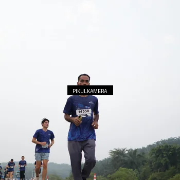 Runner Photo 7408954