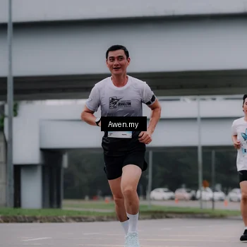 Runner Photo 7408957