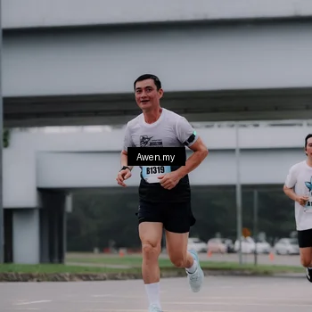 Runner Photo 7408963
