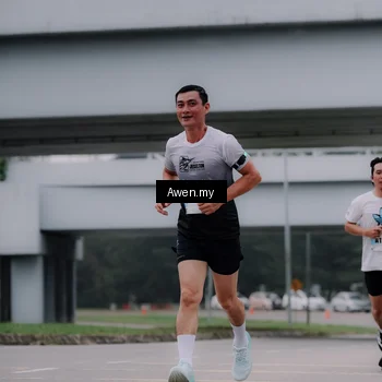 Runner Photo 7408971