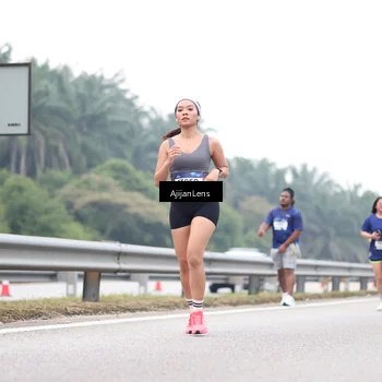 Runner Photo 7409017