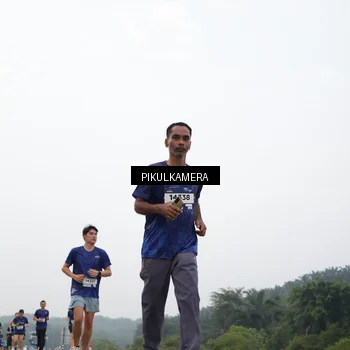 Runner Photo 7409025