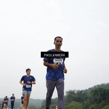 Runner Photo 7409048