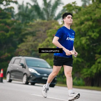 Runner Photo 7409090