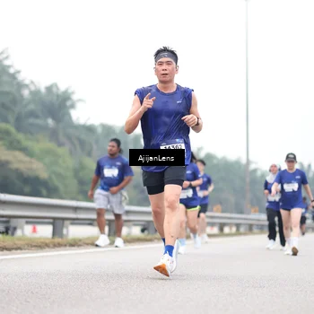 Runner Photo 7409130