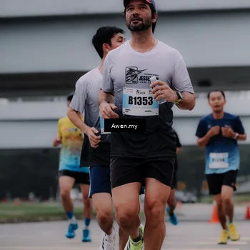 Runner Photo 7409142