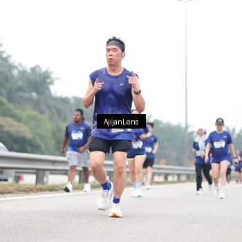 Runner Photo 7409175
