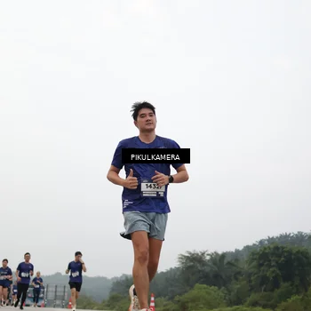Runner Photo 7409181