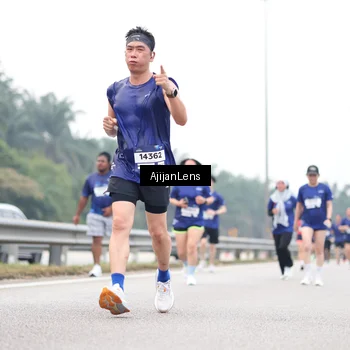 Runner Photo 7409221