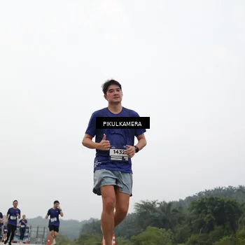 Runner Photo 7409233