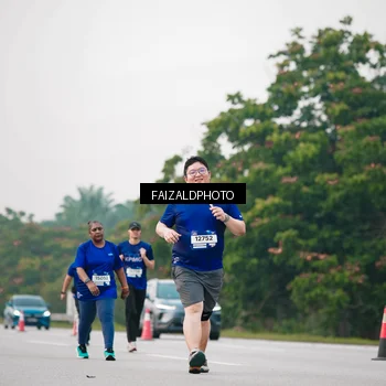 Runner Photo 7409291