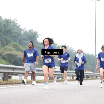 Runner Photo 7409293