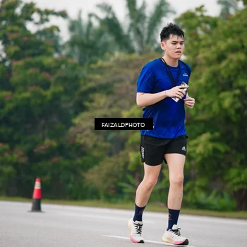Runner Photo 7409339
