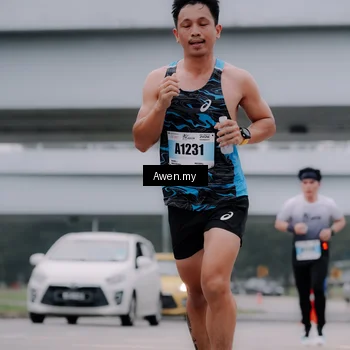 Runner Photo 7409345