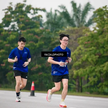 Runner Photo 7409354