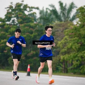 Runner Photo 7409355