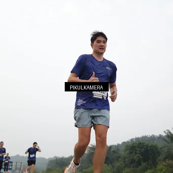 Runner Photo 7409375