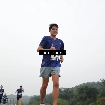 Runner Photo 7409396