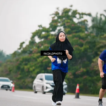 Runner Photo 7409565