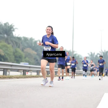 Runner Photo 7409573