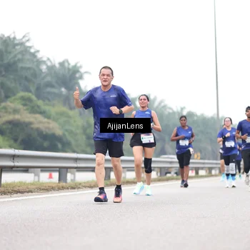 Runner Photo 7409681