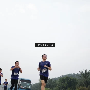 Runner Photo 7409691