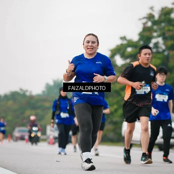 Runner Photo 7409705