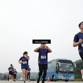 Runner Photo 7409737