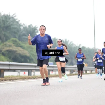 Runner Photo 7409750