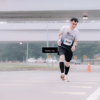 Runner Photo 7409770