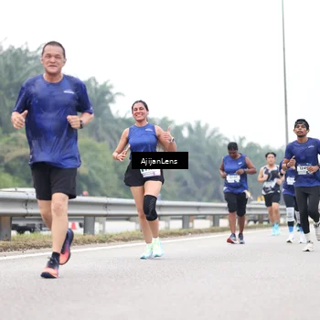 Runner Photo 7409772