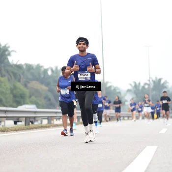 Runner Photo 7409926