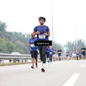 Runner Photo 7409953